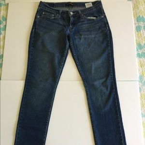Selling too super low Levi’s 524 jeans